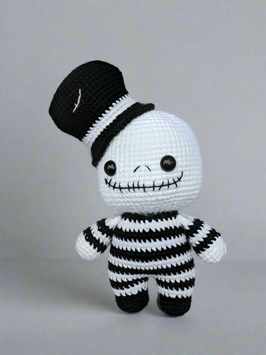 Halloween dolls, decorations, Dracula, vampire, skeleton, zombie, Frankenstein, clown, Pennywise